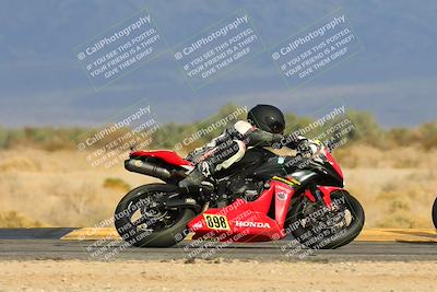 media/Feb-08-2025-CVMA (Sat) [[fcc6d2831a]]/Race 11-Amateur Supersport Open/